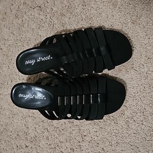 New unused black kitten heels size 6